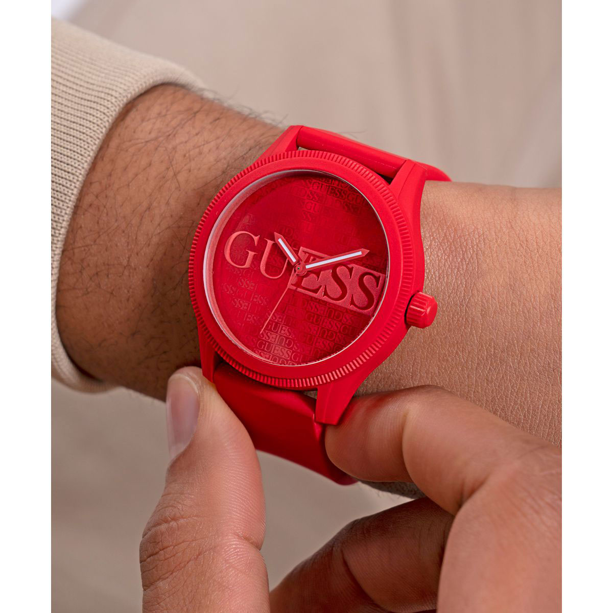 Reloj Guess Hombre Reputation. Silicona Rojo GW0780G2 - Imagen 4