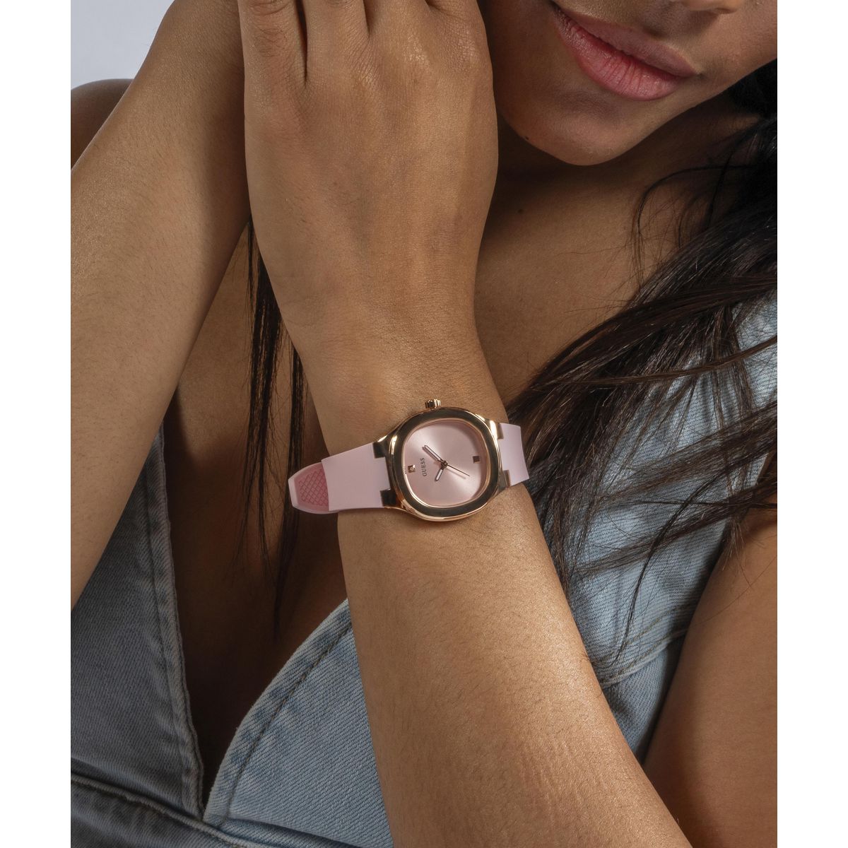 Reloj Guess Mujer Eve. Silicona Rosado GW0658L2 - Imagen 4