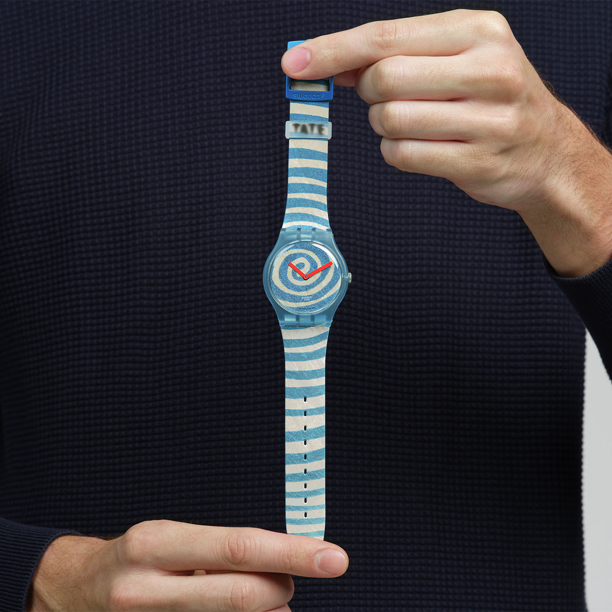 Reloj Swatch Unisex Bourgeois's Spirals. Silicona Azul SUOZ364 - Imagen 4